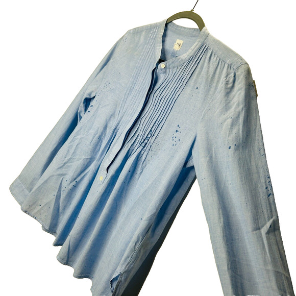 Unique Gap Blue Pintuck Popover Banded Neck I Love You Spray Paint Design Top M - Picture 2 of 8